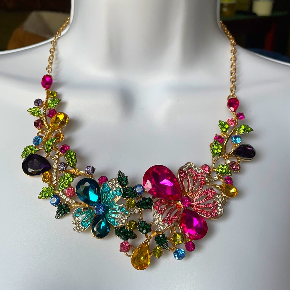 NOT A BETSEY JOHNSON!   16” -+ 6” EXTENDER